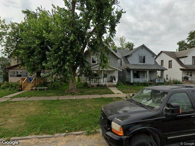 911 a ave nw, cedar rapids,  IA 52405