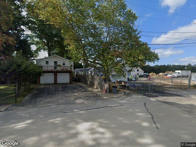 81 w valley cir, west warwick,  RI 02893