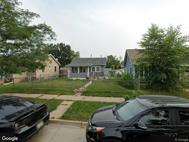 820 m ave nw, cedar rapids,  IA 52405