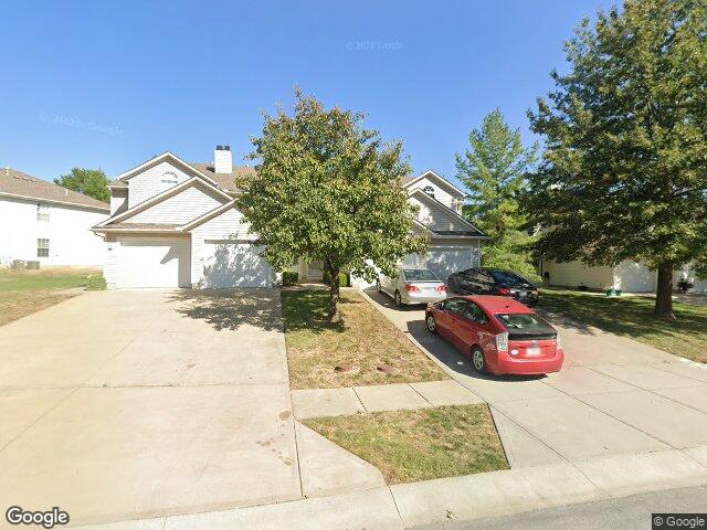 1315 se broadway cir, lees summit,  MO 64081