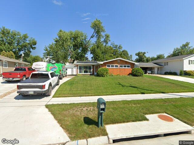 2430 o ave nw, cedar rapids,  IA 52405