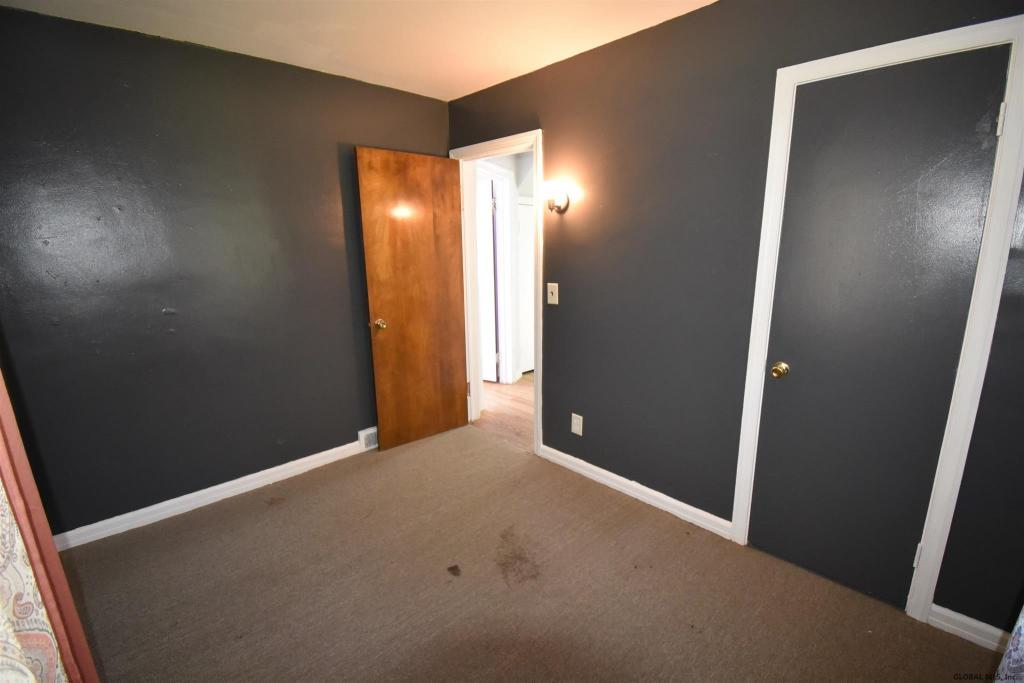 74 macarthur dr, schenectady,  NY 12302