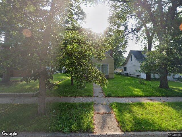 211 9th st se, minot,  ND 58701