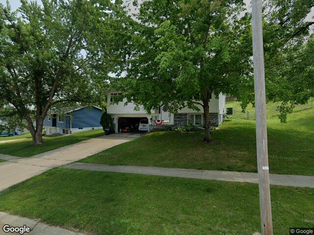 1041 hutton hill dr, marion,  IA 52302