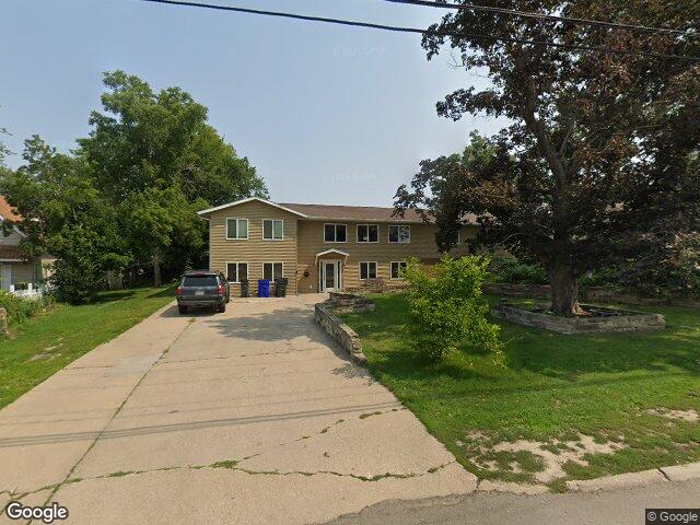 2944 oakland rd ne, cedar rapids,  IA 52402