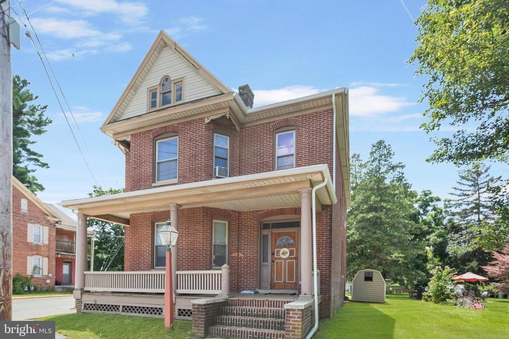 131 hanover st, new oxford,  PA 17350