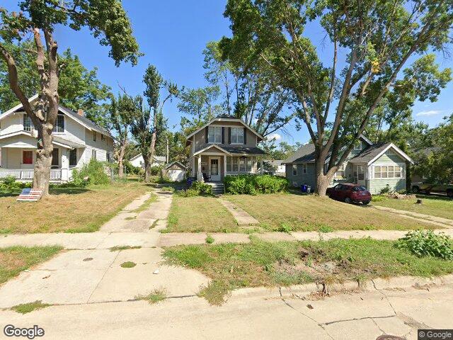2027 linn blvd se, cedar rapids,  IA 52403