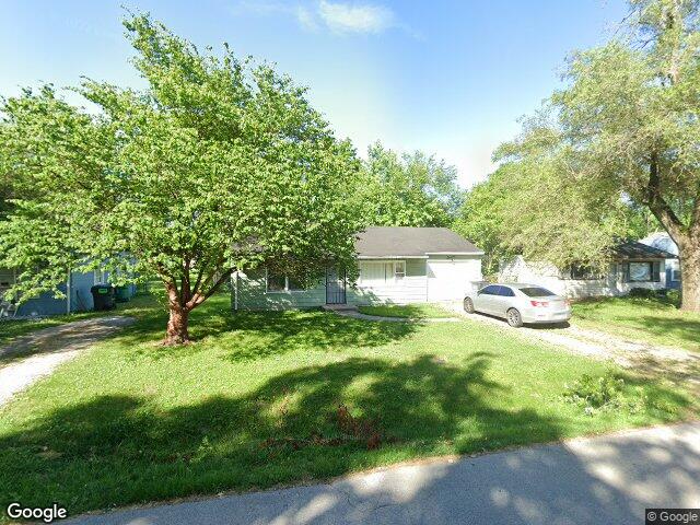 16 helen ct, east saint louis,  IL 62239
