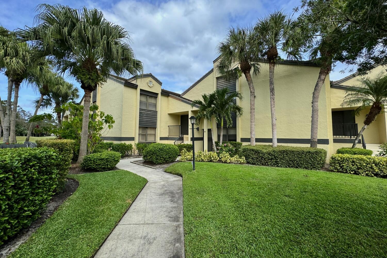 3991 sw greenwood way
                                ,Unit I, palm city,  FL 34990