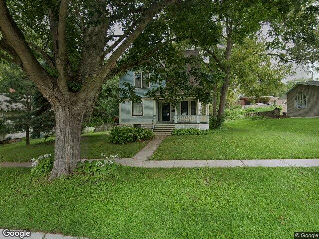 213 1st ave sw, mount vernon,  IA 52314