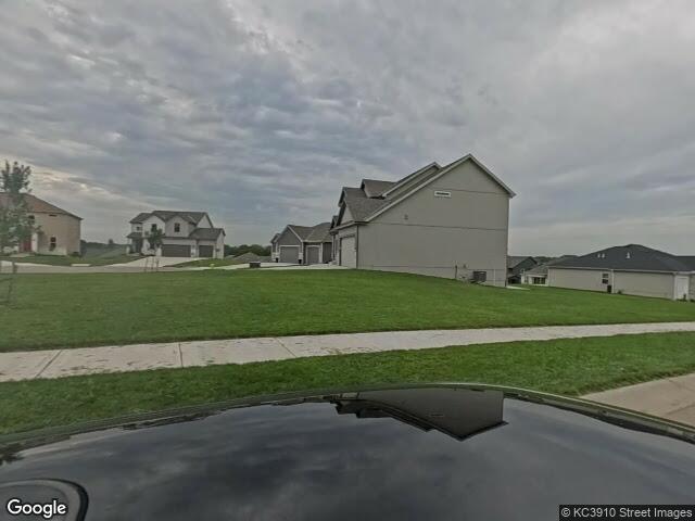 2189 herritage court, liberty,  MO 64068