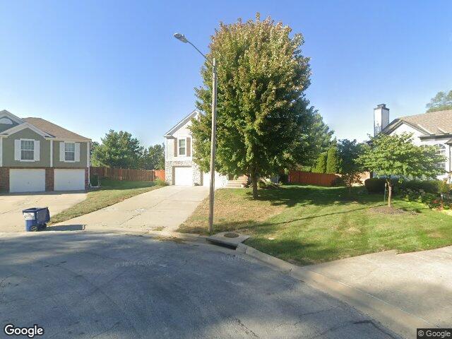 2416 se 7th cir, lees summit,  MO 64063