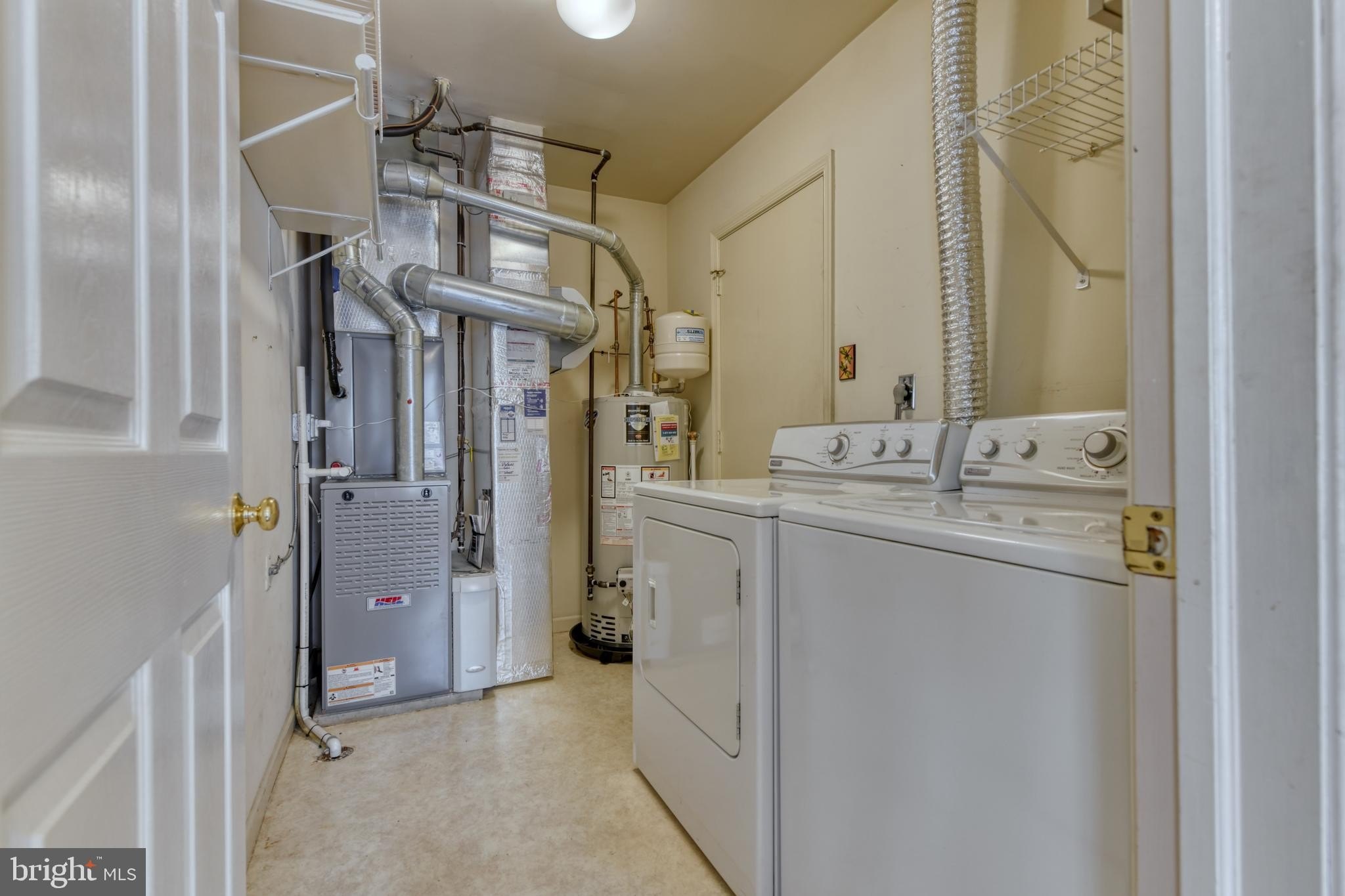 118 primrose ln, reading,  PA 19610