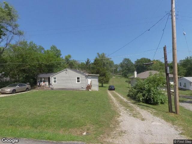 8413 sterling ave, raytown,  MO 64138