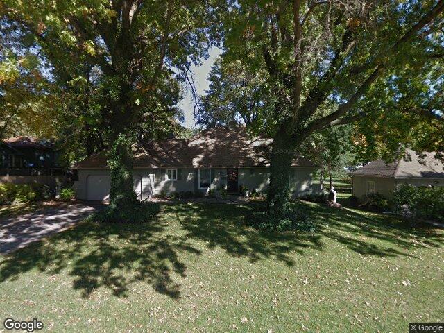 8505 ward pkwy, kansas city,  MO 64114