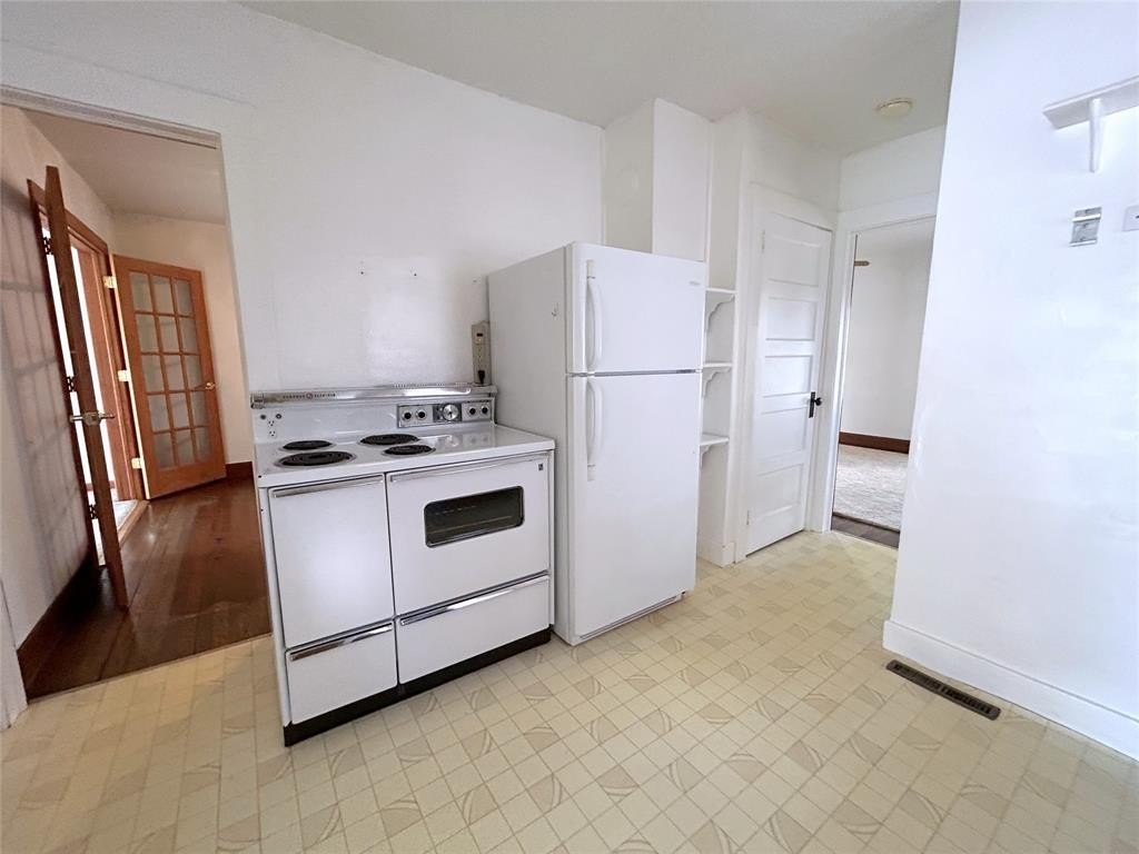 8 s knight ave, endicott,  NY 13760