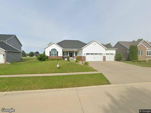 5910 woodbridge crst, marion,  IA 52302