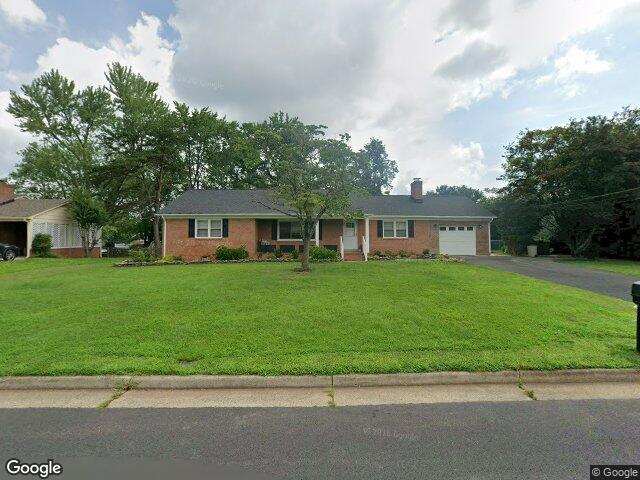 8903 weir st, manassas,  VA 20110