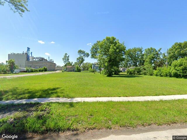 607 j ave nw, cedar rapids,  IA 52405
