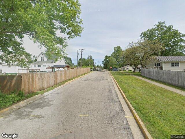 102 s wendell ave, hartford,  MI 49057