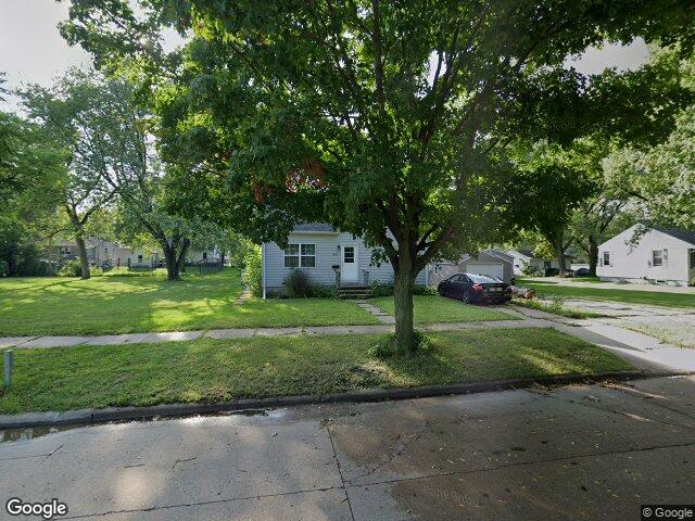 1664 8th st nw, cedar rapids,  IA 52405