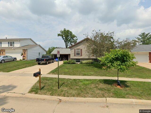 342 cambridge dr ne, cedar rapids,  IA 52402