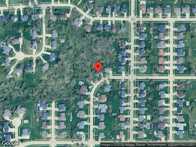 1845 lyndhurst dr, hiawatha,  IA 52233