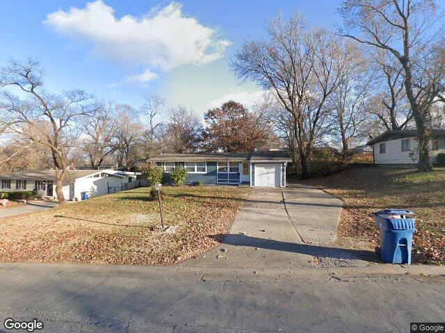 5709 n woodland ave, kansas city,  MO 64118