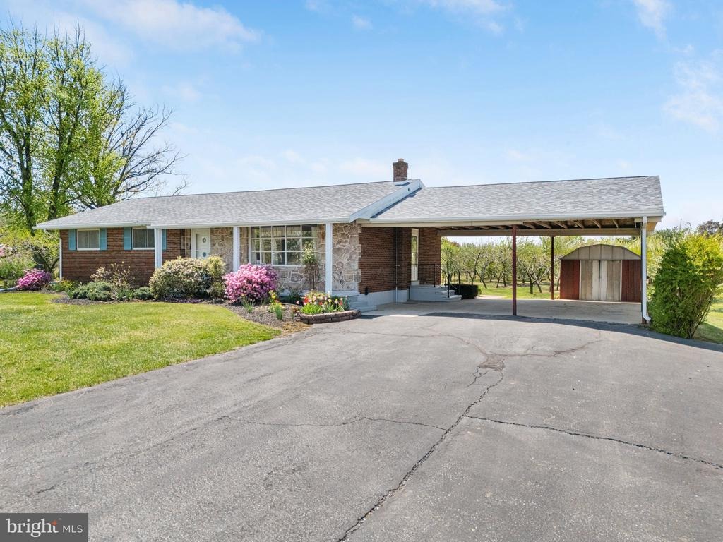 304 snyder rd, reading,  PA 19605