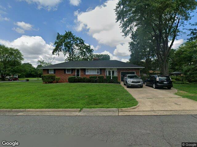 8802 early st, manassas,  VA 20110