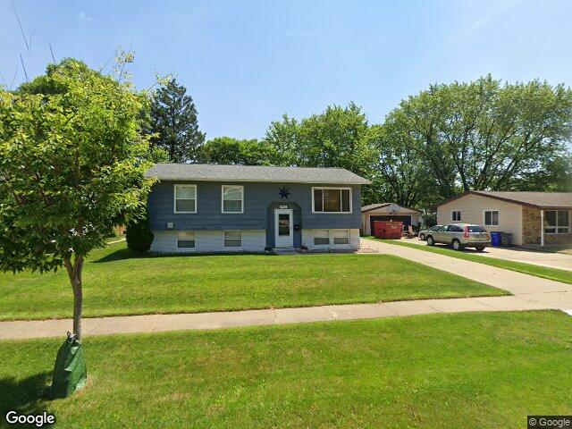 4602 twin pine drive nw, cedar rapids,  IA 52405