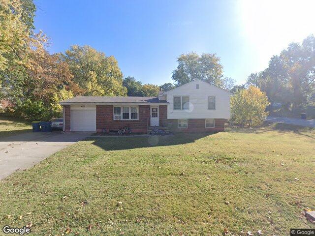 1309 lake rd, liberty,  MO 64068