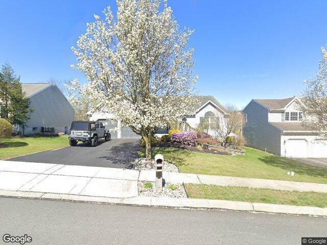 18 bowes ln, reading,  PA 19606