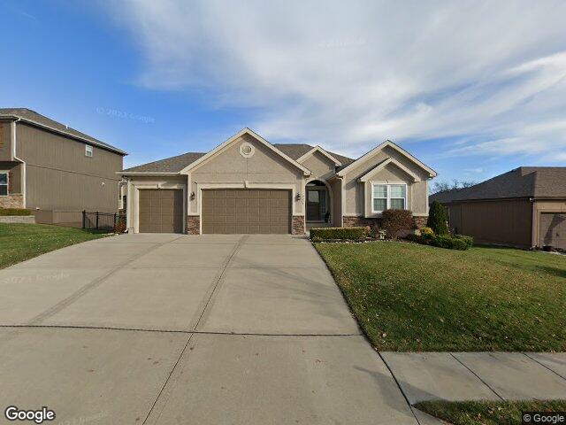 9301 n belleview ave, kansas city,  MO 64155