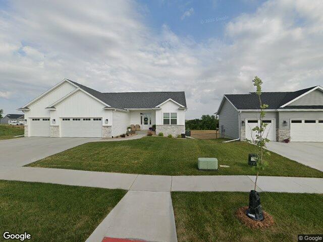 7500 country ridge dr nw, cedar rapids,  IA 52405