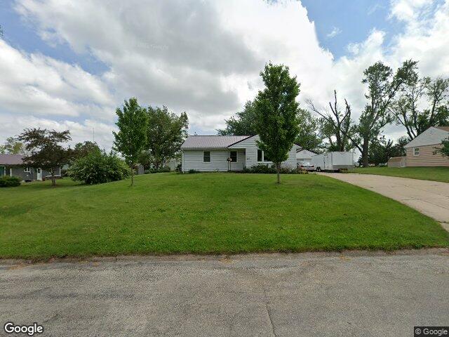 915 suburban st ne, cedar rapids,  IA 52402