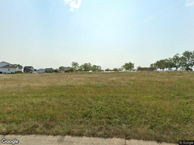 2933 clubhouse dr, marion,  IA 52302