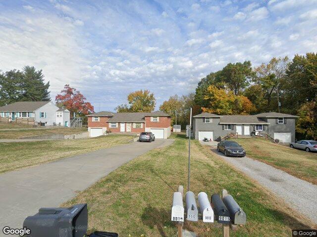 9012 catherine road, pleasant valley,  MO 64068