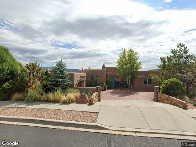10 calle de montanas, santa fe,  NM 87507