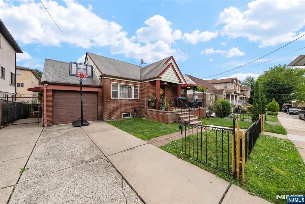 188 9th st, fairview,  NJ 07022