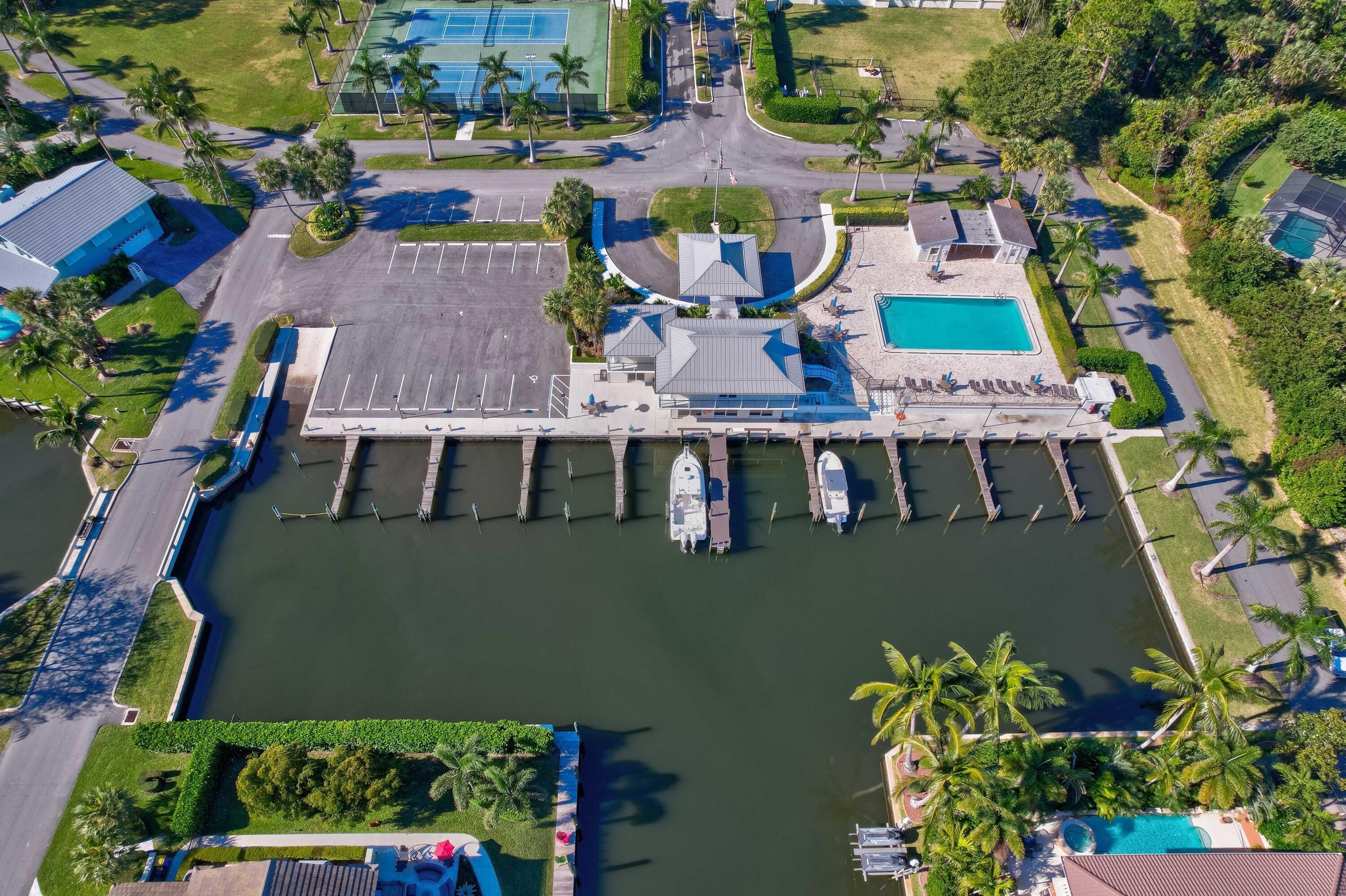 8945 se harbor island way, hobe sound,  FL 33455
