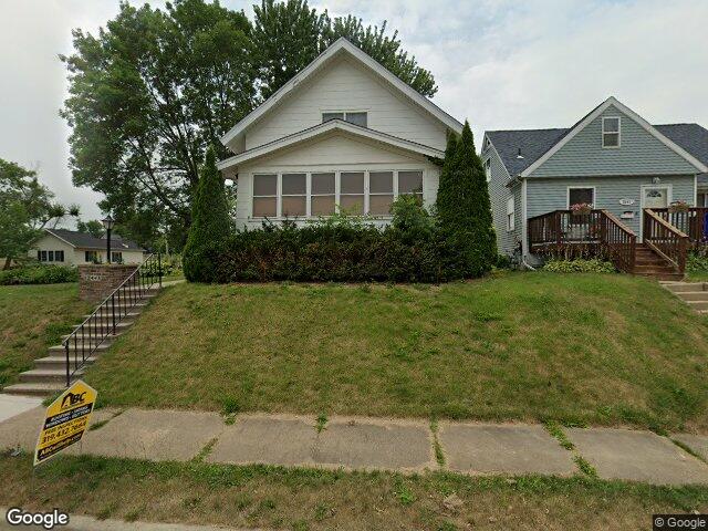 2448 2nd st sw, cedar rapids,  IA 52404