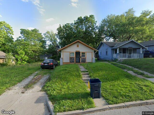 2911 e 61st st, kansas city,  MO 64130