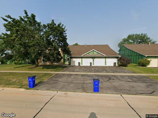4111 blue jay drive ne, cedar rapids,  IA 52402
