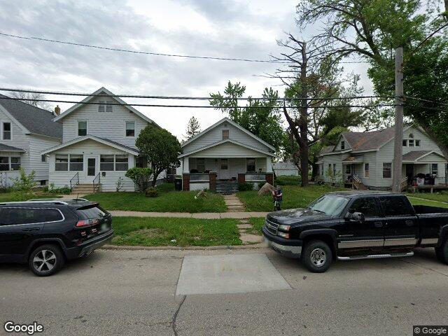 813 15th st se, cedar rapids,  IA 52403