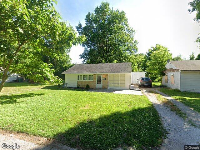 23 delores dr, east saint louis,  IL 62206