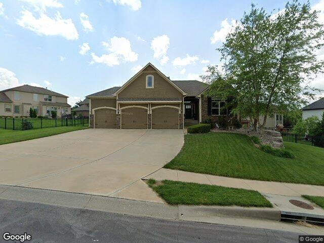4552 ne park ridge ave, lees summit,  MO 64064