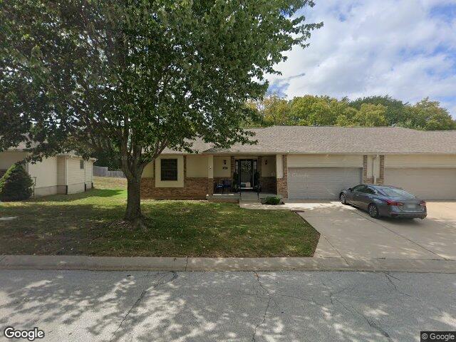 2413 richwood cir, blue springs,  MO 64015