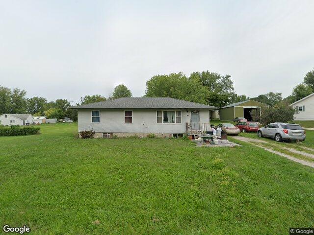 809 iowa st, center point,  IA 52213