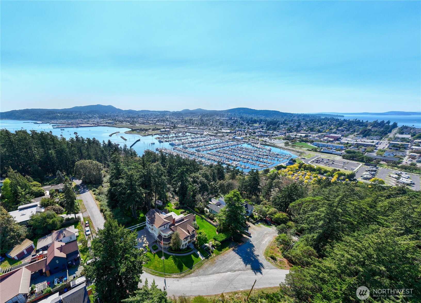 303 7th st, anacortes,  WA 98221